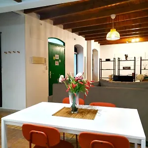 Loft B2, In Séville